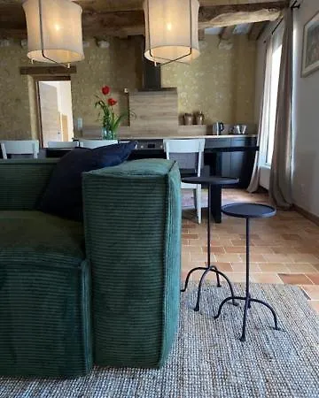 ゲストハウス Chambres D'Hotes Du Domaine Des Ecuries Cour-Maugis-sur-Huisne