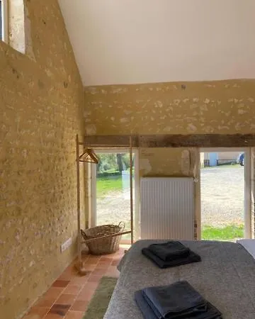 ゲストハウス Chambres D'Hotes Du Domaine Des Ecuries 3*