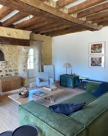 Chambres D'Hotes Du Domaine Des Ecuries ゲストハウス