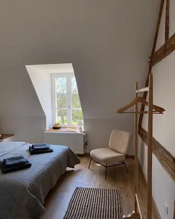 Chambres D'Hotes Du Domaine Des Ecuries ゲストハウス