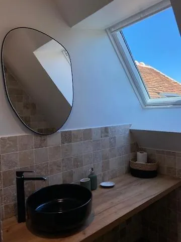 D'hotes Du Domaine Des Ecuries Guest house Cour-Maugis-sur-Huisne