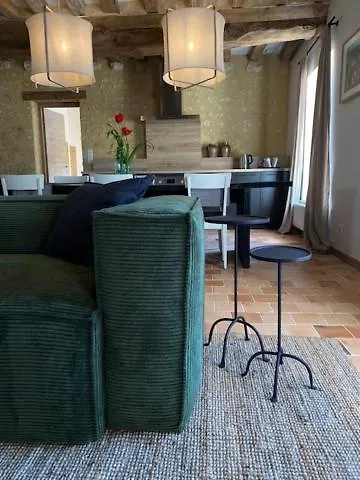 Guest house D'hotes Du Domaine Des Ecuries Cour-Maugis-sur-Huisne