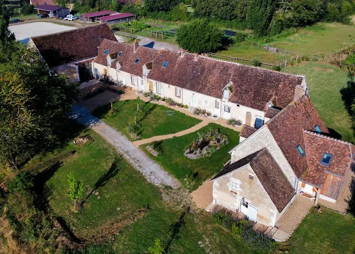 Guest house D'hotes Du Domaine Des Ecuries Cour-Maugis-sur-Huisne